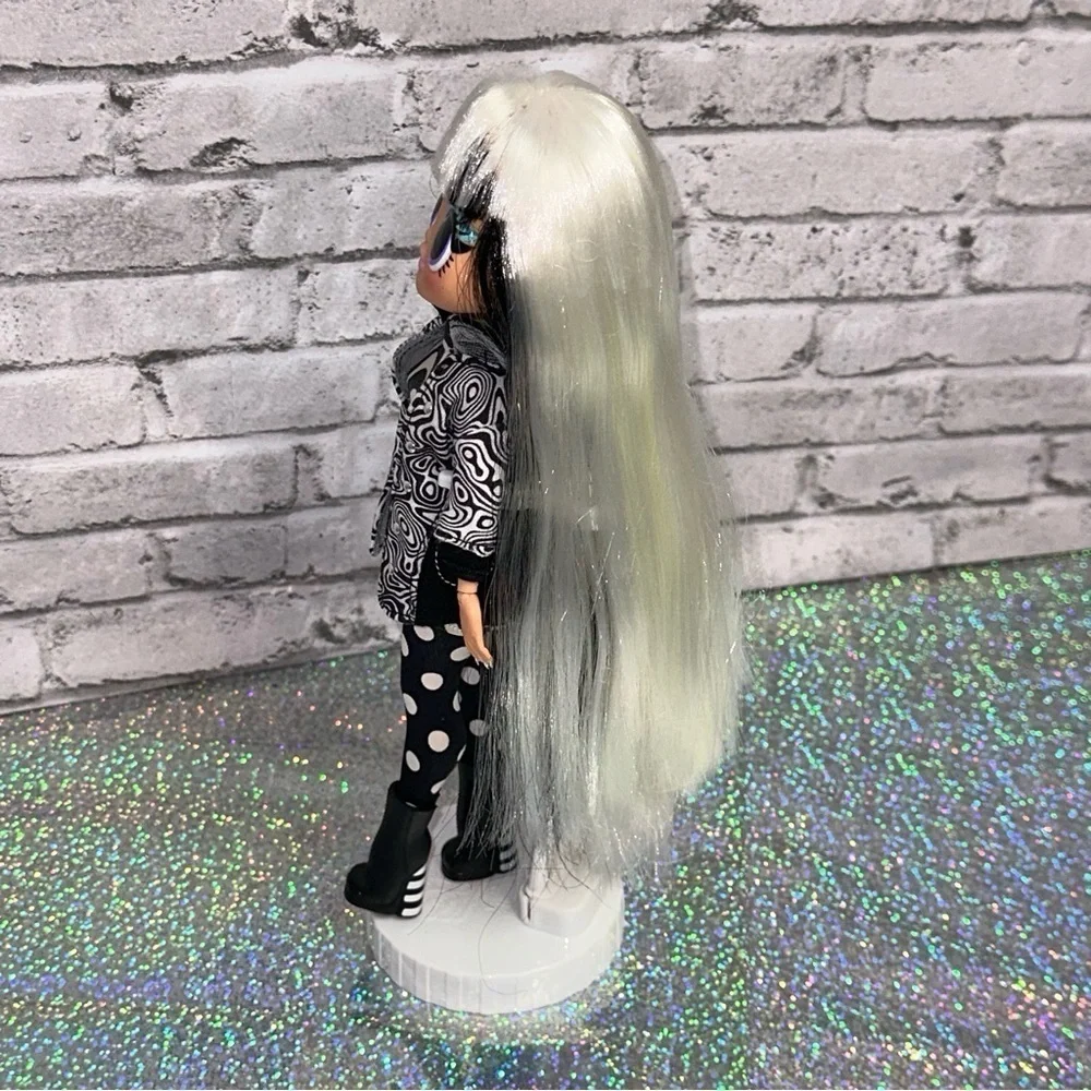 L.O.L. Surprise! LOL Surprise OMG Lights Groovy Babe Fashion Doll